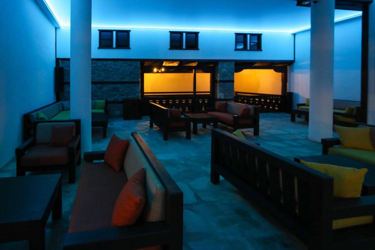 Hotel Leshten Exterior foto