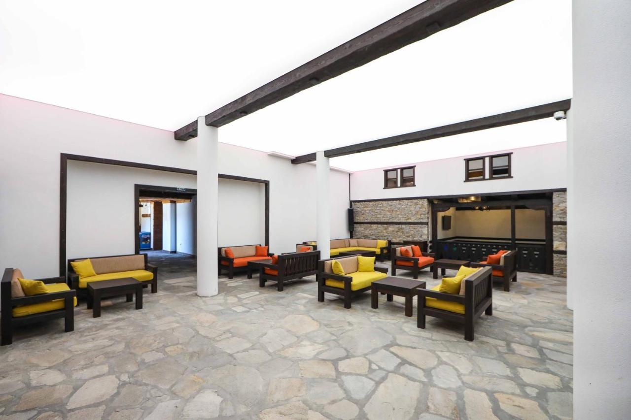 Hotel Leshten Exterior foto